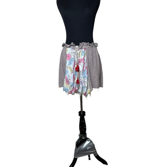 Free People Floral Frayed Hem buttoned front tie Mini Pleated Skirt size Small - Picture 10 of 12
